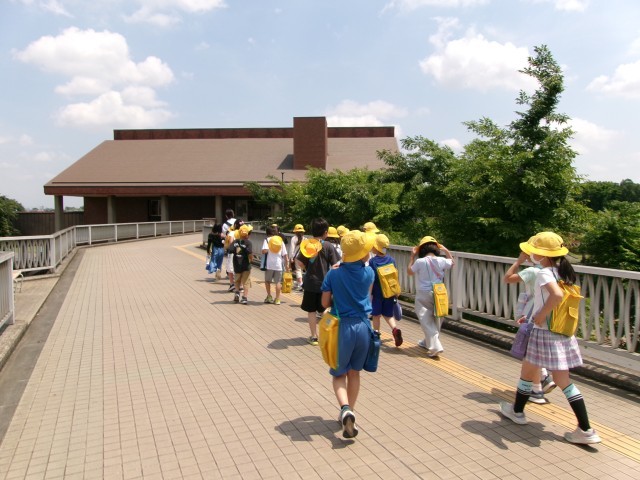 駅に到着。遠かったね。